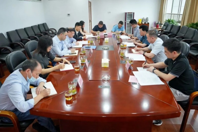湖南省供銷(xiāo)合作總社黨組書(shū)記、理事會(huì)主任周曉理調(diào)研公司并主持召開(kāi)座談會(huì)